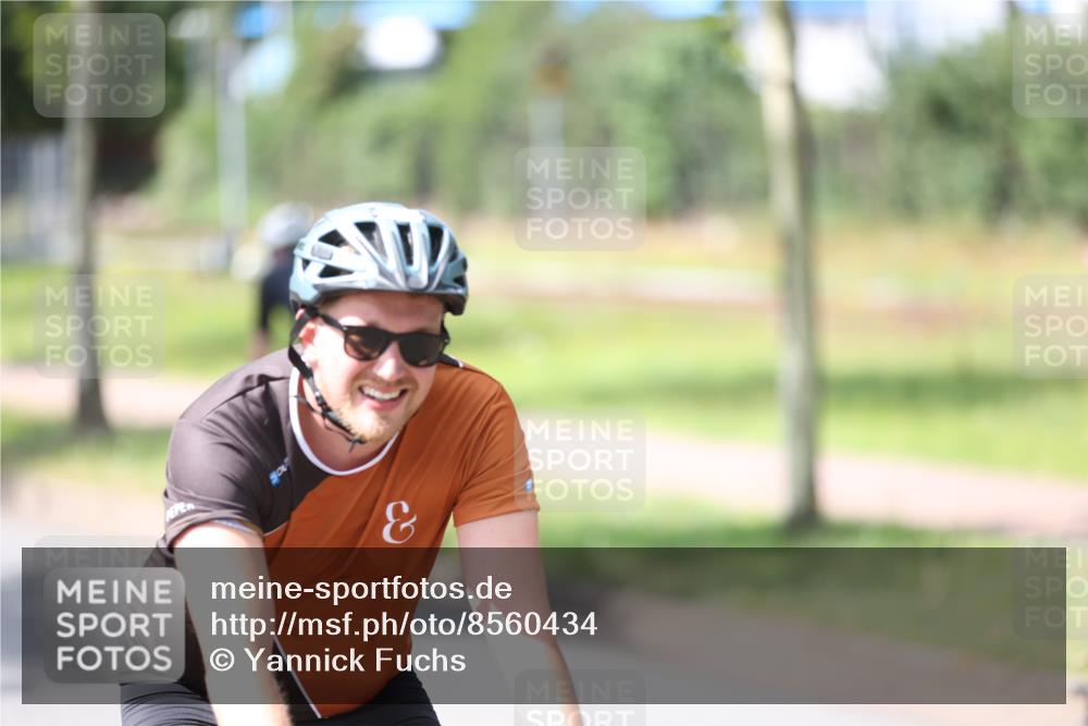 10.08.2025 - GEWOBA Citytriathlon Bremen Yannick Fuchs http://msf.ph/oto/8560434 10.08.2025 14:19:09 Radfahren 101, 116, 124, 126, 139, 162, 201, 254, 261, 264 meine-sportfotos.de
