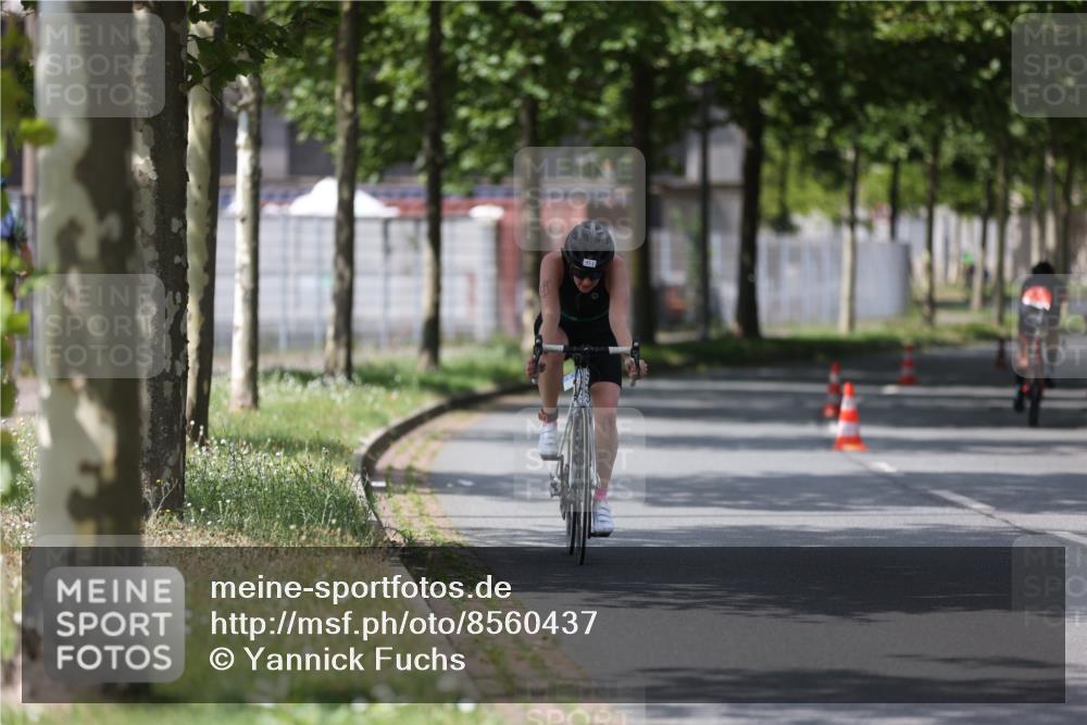 10.08.2025 - GEWOBA Citytriathlon Bremen Yannick Fuchs http://msf.ph/oto/8560437 10.08.2025 12:42:37 Radfahren 595, 611, 613, 909, 944, 953 meine-sportfotos.de