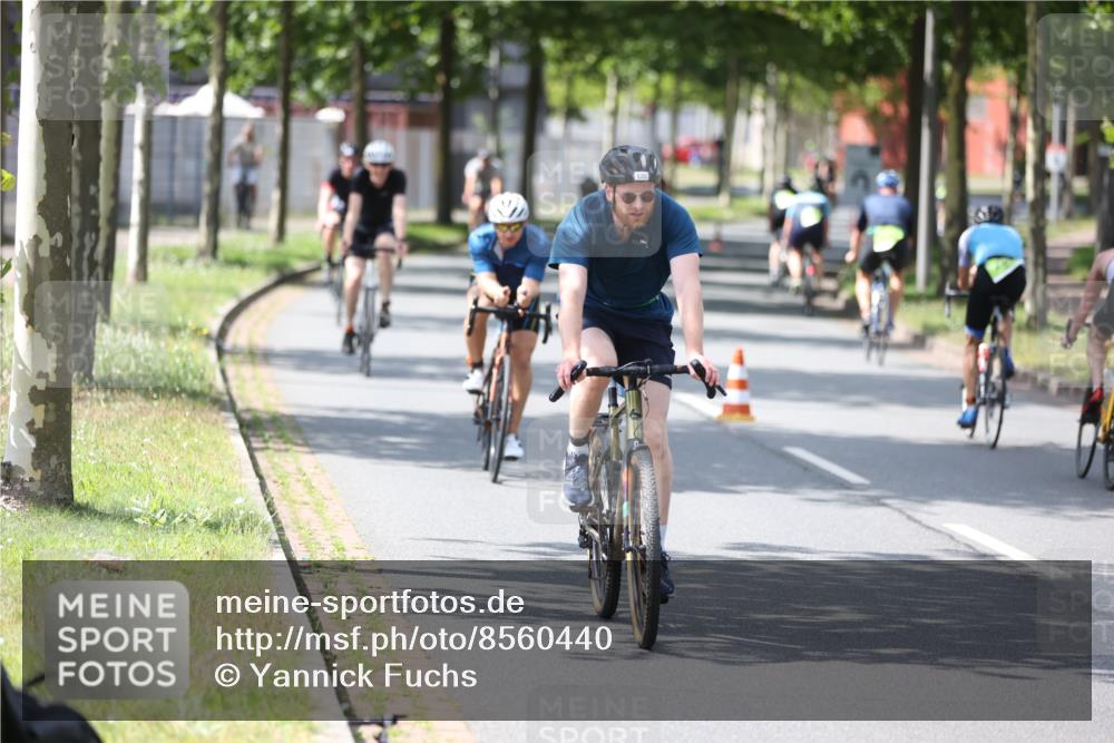 10.08.2025 - GEWOBA Citytriathlon Bremen Yannick Fuchs http://msf.ph/oto/8560440 10.08.2025 14:19:16 Radfahren 101, 124, 126, 139, 162, 201, 227, 239, 254 meine-sportfotos.de