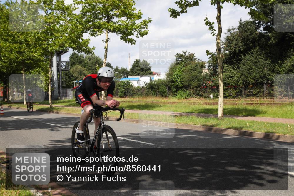 10.08.2025 - GEWOBA Citytriathlon Bremen Yannick Fuchs http://msf.ph/oto/8560441 10.08.2025 12:07:34 Radfahren 559, 646, 650, 693, 705, 706, 721, 740, 786, 815, 831, 879 meine-sportfotos.de