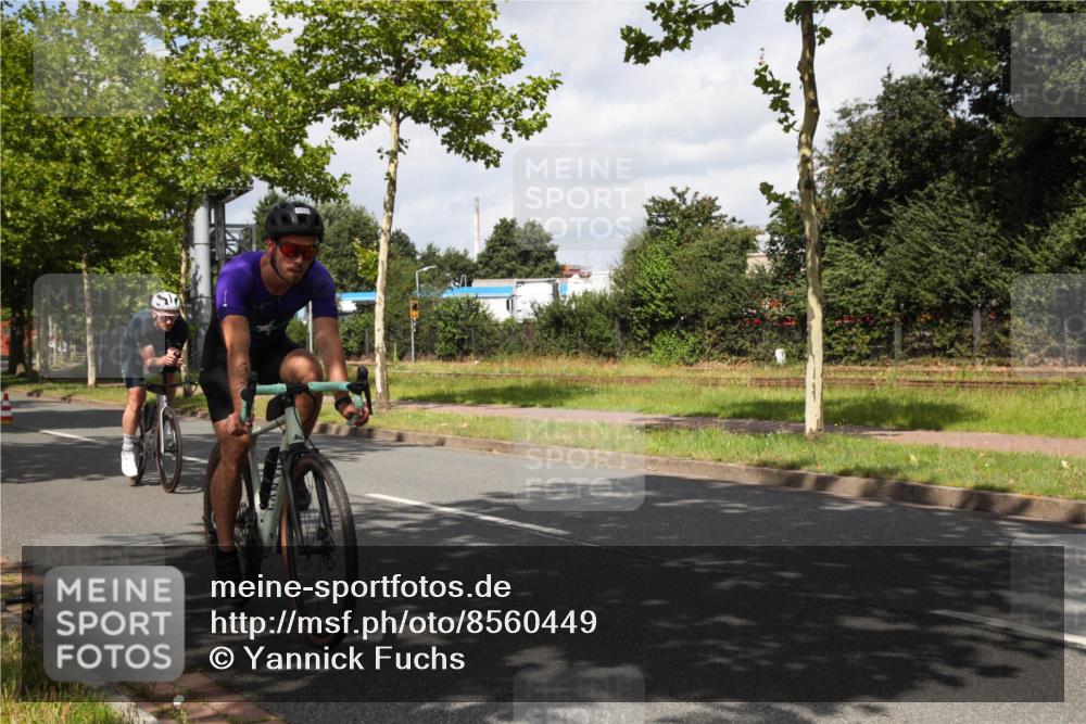10.08.2025 - GEWOBA Citytriathlon Bremen Yannick Fuchs http://msf.ph/oto/8560449 10.08.2025 12:07:40 Radfahren 559, 609, 646, 650, 693, 705, 706, 721, 723, 740, 815, 879 meine-sportfotos.de