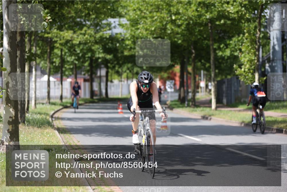 10.08.2025 - GEWOBA Citytriathlon Bremen Yannick Fuchs http://msf.ph/oto/8560454 10.08.2025 12:42:39 Radfahren 611, 613, 850, 909, 944, 953 meine-sportfotos.de