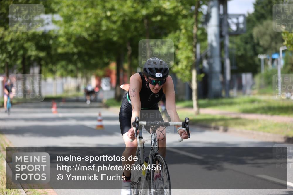 10.08.2025 - GEWOBA Citytriathlon Bremen Yannick Fuchs http://msf.ph/oto/8560456 10.08.2025 12:42:39 Radfahren 611, 613, 850, 909, 944, 953 meine-sportfotos.de