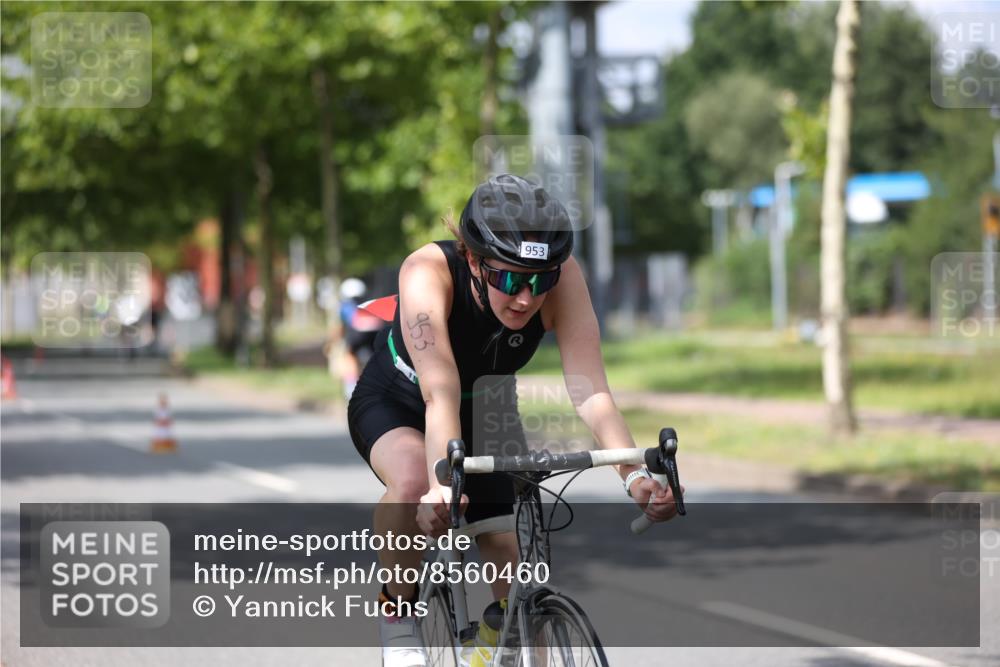 10.08.2025 - GEWOBA Citytriathlon Bremen Yannick Fuchs http://msf.ph/oto/8560460 10.08.2025 12:42:39 Radfahren 611, 613, 850, 909, 944, 953 meine-sportfotos.de