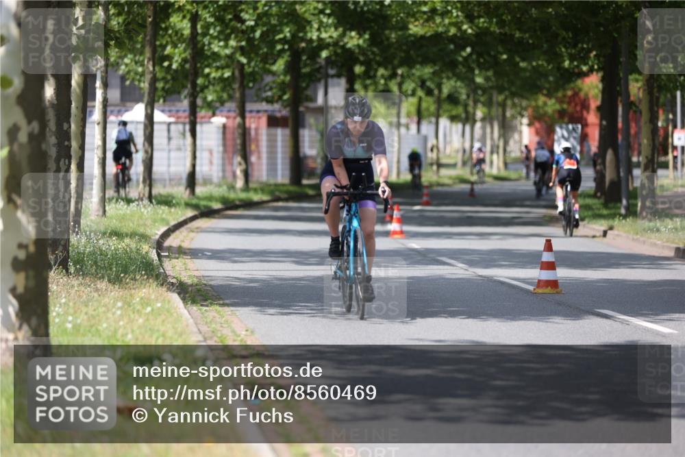 10.08.2025 - GEWOBA Citytriathlon Bremen Yannick Fuchs http://msf.ph/oto/8560469 10.08.2025 12:42:41 Radfahren 611, 850, 909, 944, 953 meine-sportfotos.de