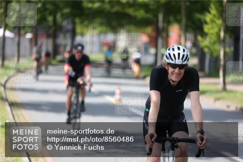 10.08.2025 - GEWOBA Citytriathlon Bremen Yannick Fuchs http://msf.ph/oto/8560486 10.08.2025 14:19:19 Radfahren 124, 126, 162, 201, 227, 239, 254 meine-sportfotos.de