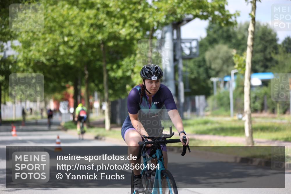 10.08.2025 - GEWOBA Citytriathlon Bremen Yannick Fuchs http://msf.ph/oto/8560494 10.08.2025 12:42:43 Radfahren 611, 850, 909, 944, 953 meine-sportfotos.de