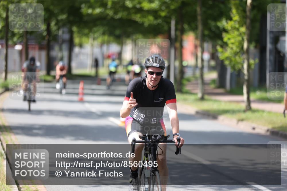 10.08.2025 - GEWOBA Citytriathlon Bremen Yannick Fuchs http://msf.ph/oto/8560495 10.08.2025 14:19:20 Radfahren 124, 126, 162, 201, 227, 239, 254 meine-sportfotos.de