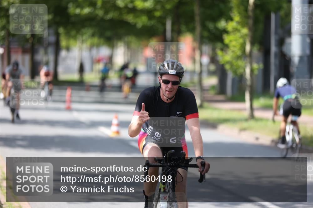 10.08.2025 - GEWOBA Citytriathlon Bremen Yannick Fuchs http://msf.ph/oto/8560498 10.08.2025 14:19:20 Radfahren 124, 126, 162, 201, 227, 239, 254 meine-sportfotos.de