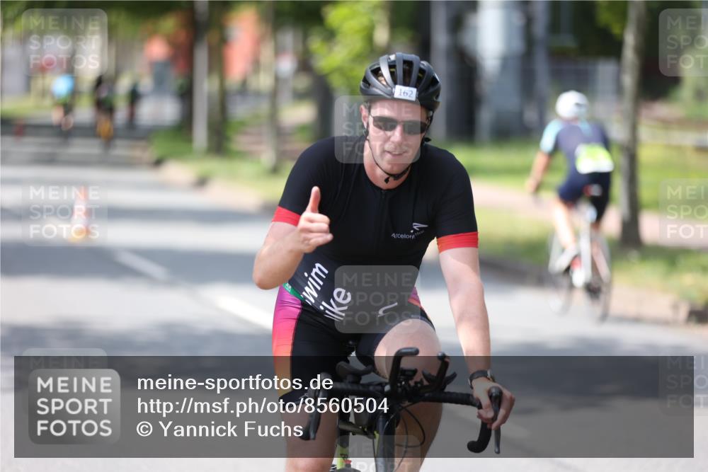 10.08.2025 - GEWOBA Citytriathlon Bremen Yannick Fuchs http://msf.ph/oto/8560504 10.08.2025 14:19:20 Radfahren 124, 126, 162, 201, 227, 239, 254 meine-sportfotos.de