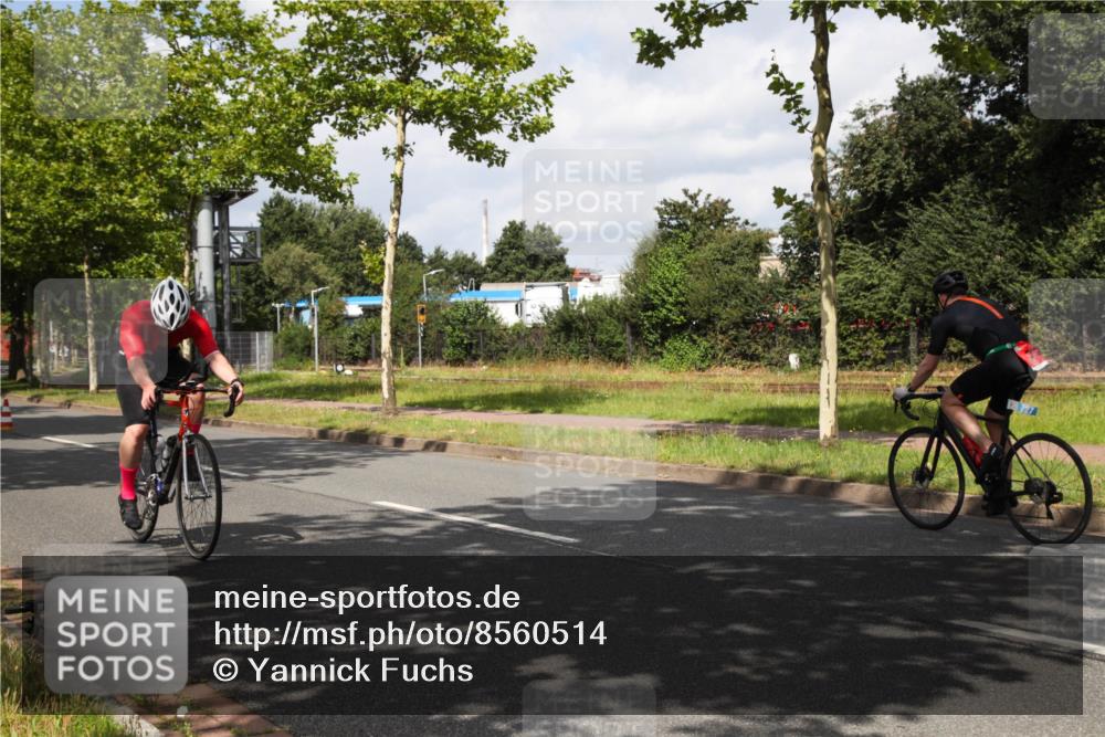 10.08.2025 - GEWOBA Citytriathlon Bremen Yannick Fuchs http://msf.ph/oto/8560514 10.08.2025 12:08:09 Radfahren 574, 595, 696, 698 meine-sportfotos.de