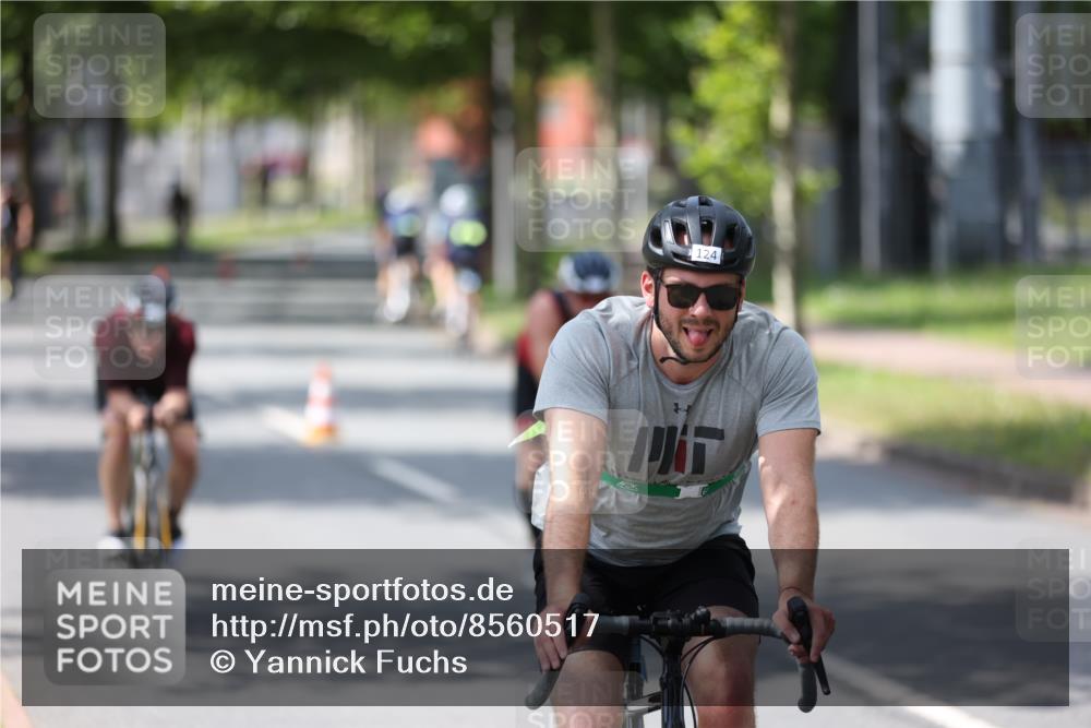 10.08.2025 - GEWOBA Citytriathlon Bremen Yannick Fuchs http://msf.ph/oto/8560517 10.08.2025 14:19:23 Radfahren 84, 124, 126, 162, 201, 227, 239, 254 meine-sportfotos.de