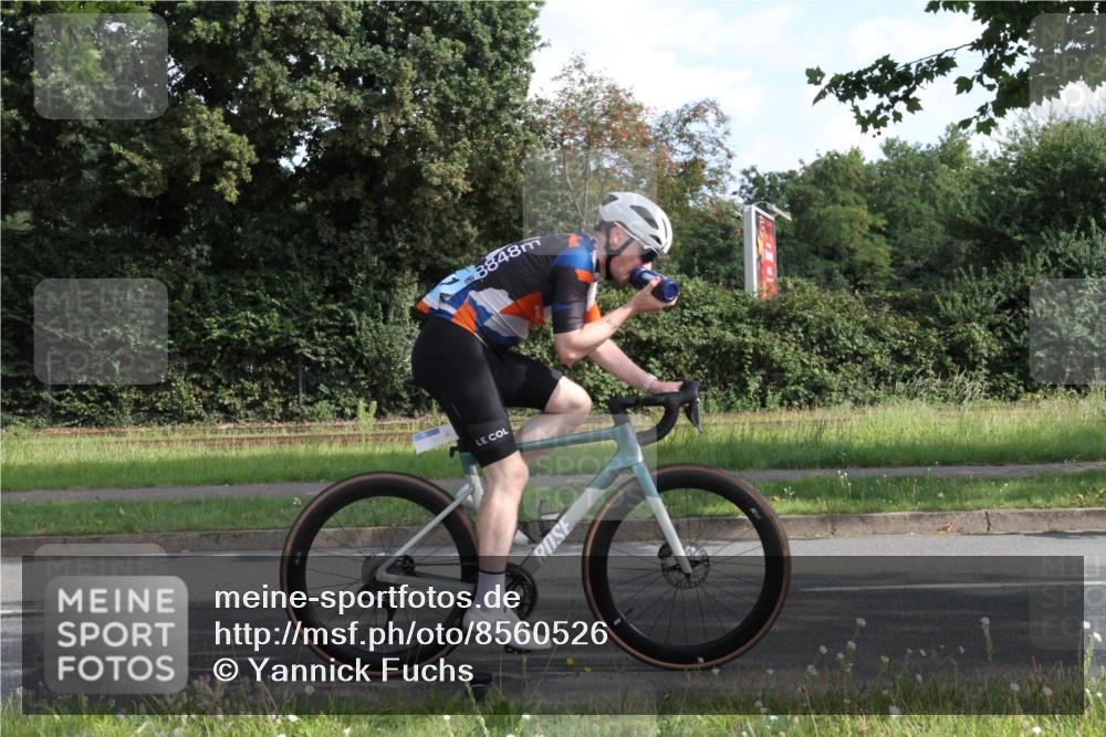 10.08.2025 - GEWOBA Citytriathlon Bremen Yannick Fuchs http://msf.ph/oto/8560526 10.08.2025 10:38:31 Radfahren 5, 19, 63, 93, 101, 163, 207, 211, 391, 463, 475, 513 meine-sportfotos.de