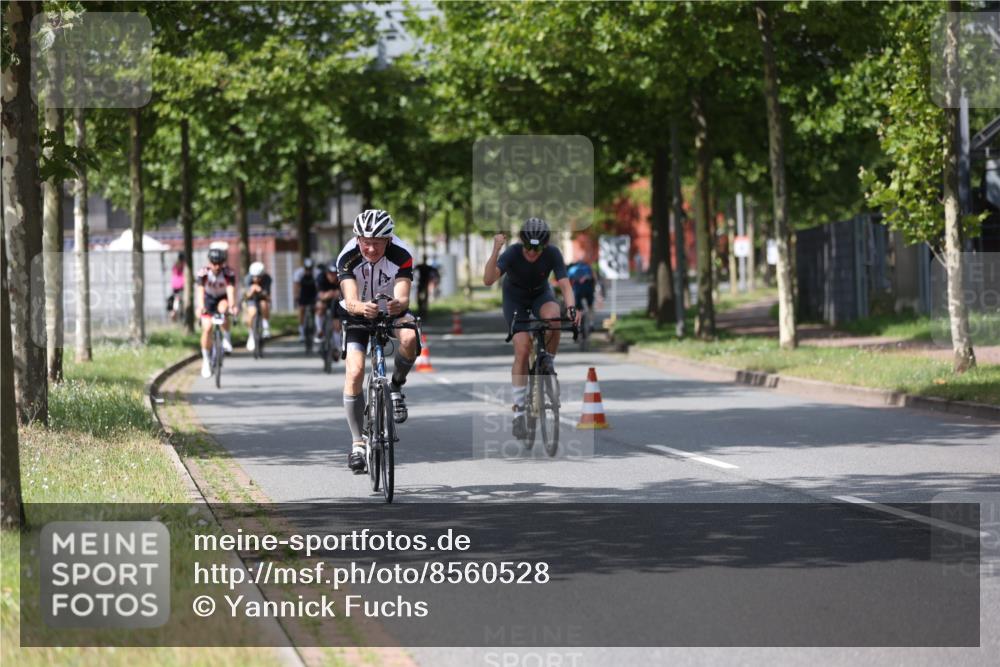 10.08.2025 - GEWOBA Citytriathlon Bremen Yannick Fuchs http://msf.ph/oto/8560528 10.08.2025 12:42:53 Radfahren 628, 644, 684, 710, 846, 850, 871, 909, 944 meine-sportfotos.de