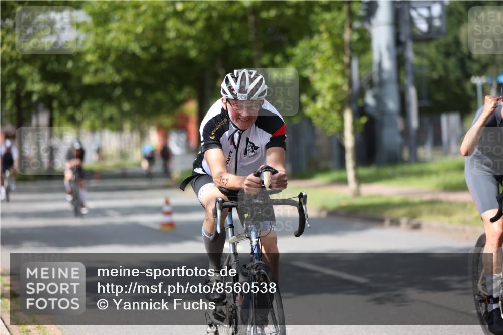 10.08.2025 - GEWOBA Citytriathlon Bremen Yannick Fuchs http://msf.ph/oto/8560538 10.08.2025 12:42:54 Radfahren 628, 644, 684, 710, 846, 850, 871, 909 meine-sportfotos.de