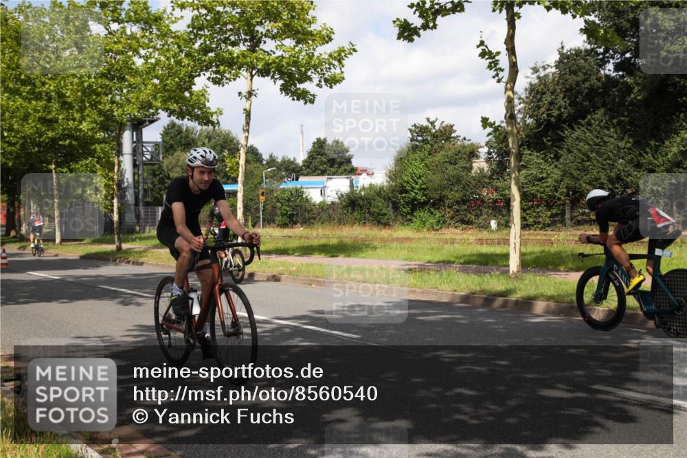 10.08.2025 - GEWOBA Citytriathlon Bremen Yannick Fuchs http://msf.ph/oto/8560540 10.08.2025 12:08:25 Radfahren 595, 597, 603, 661, 672, 737 meine-sportfotos.de