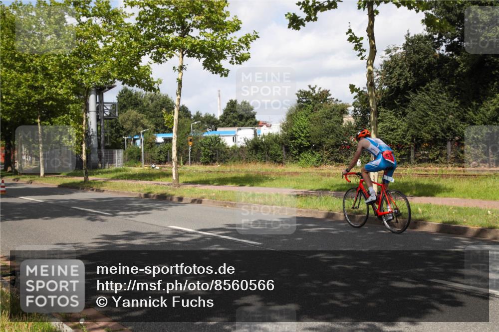 10.08.2025 - GEWOBA Citytriathlon Bremen Yannick Fuchs http://msf.ph/oto/8560566 10.08.2025 12:08:34 Radfahren 597, 603, 608, 661, 672, 677, 737, 797 meine-sportfotos.de