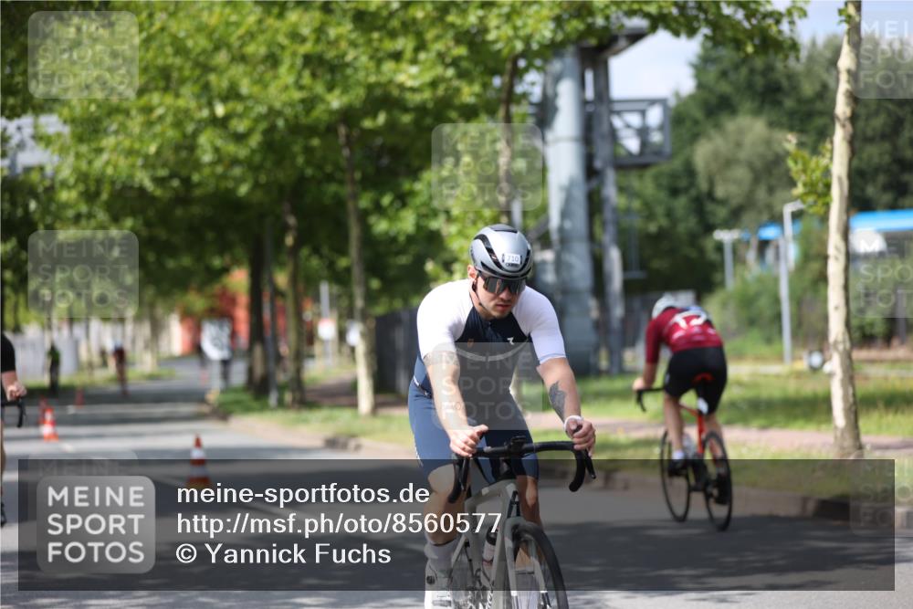 10.08.2025 - GEWOBA Citytriathlon Bremen Yannick Fuchs http://msf.ph/oto/8560577 10.08.2025 12:42:58 Radfahren 628, 644, 677, 684, 710, 846, 850, 871, 889, 909 meine-sportfotos.de