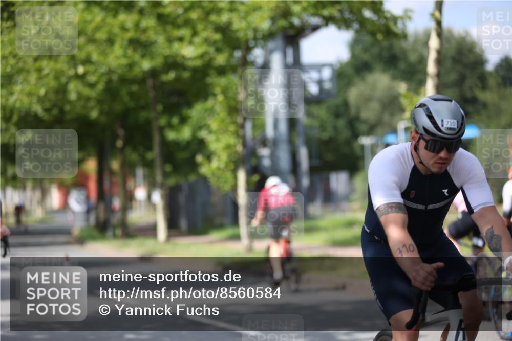 10.08.2025 - GEWOBA Citytriathlon Bremen Yannick Fuchs http://msf.ph/oto/8560584 10.08.2025 12:42:59 Radfahren 628, 644, 677, 684, 710, 846, 850, 871, 889, 909 meine-sportfotos.de
