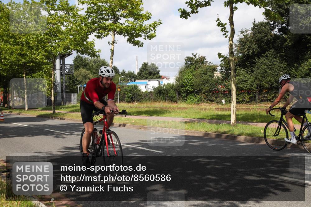 10.08.2025 - GEWOBA Citytriathlon Bremen Yannick Fuchs http://msf.ph/oto/8560586 10.08.2025 12:08:40 Radfahren 597, 603, 608, 672, 677, 737, 797, 850, 883 meine-sportfotos.de