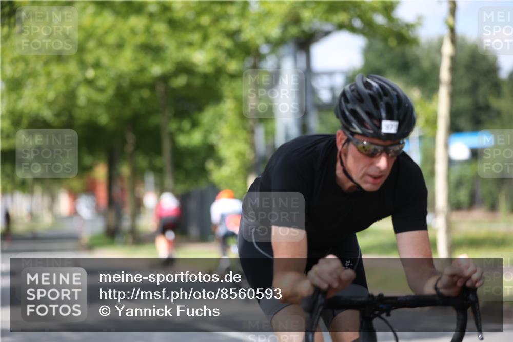 10.08.2025 - GEWOBA Citytriathlon Bremen Yannick Fuchs http://msf.ph/oto/8560593 10.08.2025 12:42:59 Radfahren 628, 644, 677, 684, 710, 846, 850, 871, 889, 909 meine-sportfotos.de