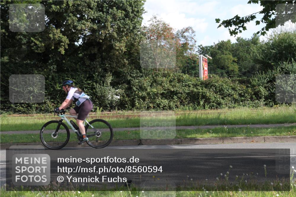 10.08.2025 - GEWOBA Citytriathlon Bremen Yannick Fuchs http://msf.ph/oto/8560594 10.08.2025 10:38:36 Radfahren 31, 63, 101, 163, 211, 391, 429, 443, 463, 475, 513 meine-sportfotos.de