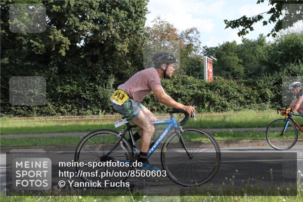 10.08.2025 - GEWOBA Citytriathlon Bremen Yannick Fuchs http://msf.ph/oto/8560603 10.08.2025 10:38:39 Radfahren 31, 63, 119, 163, 211, 429, 443, 463, 475, 506, 513 meine-sportfotos.de