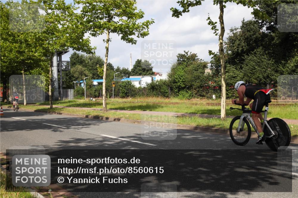 10.08.2025 - GEWOBA Citytriathlon Bremen Yannick Fuchs http://msf.ph/oto/8560615 10.08.2025 12:09:00 Radfahren 619, 684, 727, 731, 850, 871, 883 meine-sportfotos.de