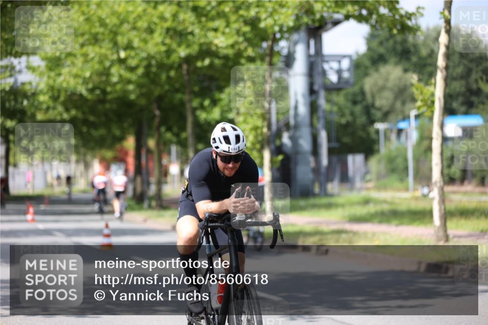 10.08.2025 - GEWOBA Citytriathlon Bremen Yannick Fuchs http://msf.ph/oto/8560618 10.08.2025 12:43:02 Radfahren 612, 628, 644, 677, 684, 710, 846, 850, 871, 889, 909 meine-sportfotos.de
