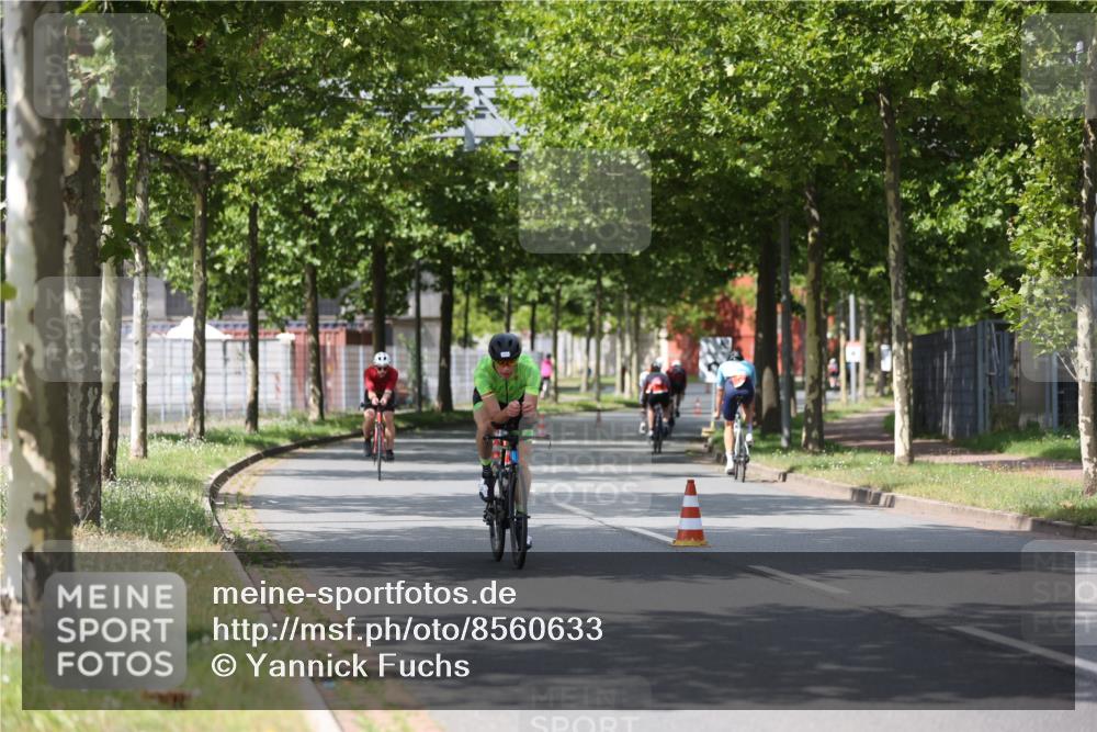 10.08.2025 - GEWOBA Citytriathlon Bremen Yannick Fuchs http://msf.ph/oto/8560633 10.08.2025 12:43:04 Radfahren 612, 628, 644, 677, 684, 710, 846, 850, 871, 889, 945 meine-sportfotos.de