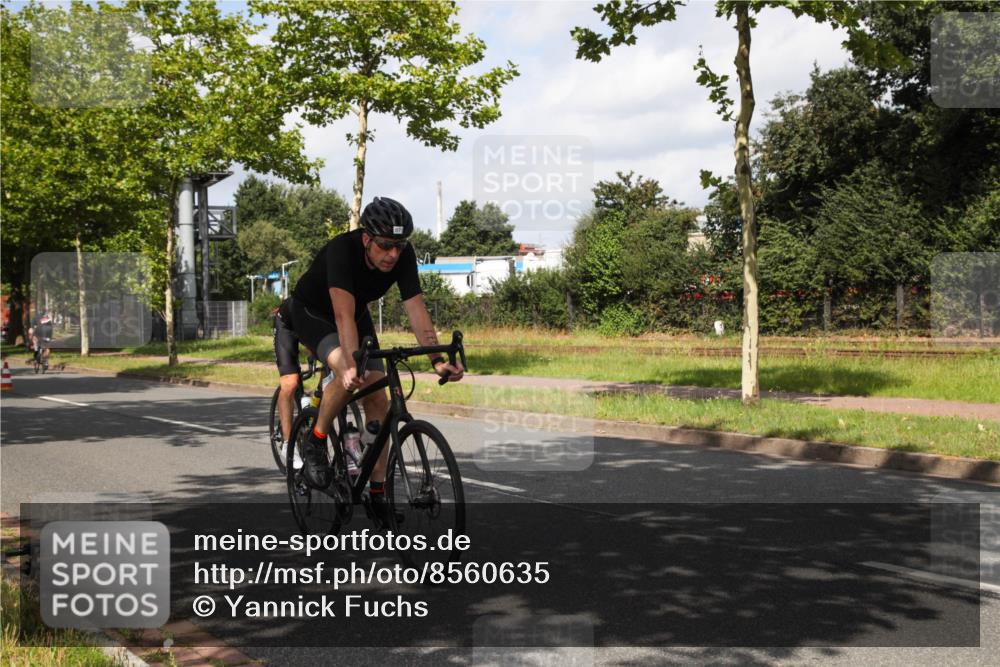 10.08.2025 - GEWOBA Citytriathlon Bremen Yannick Fuchs http://msf.ph/oto/8560635 10.08.2025 12:09:11 Radfahren 727, 731, 779, 837, 871, 890, 896 meine-sportfotos.de