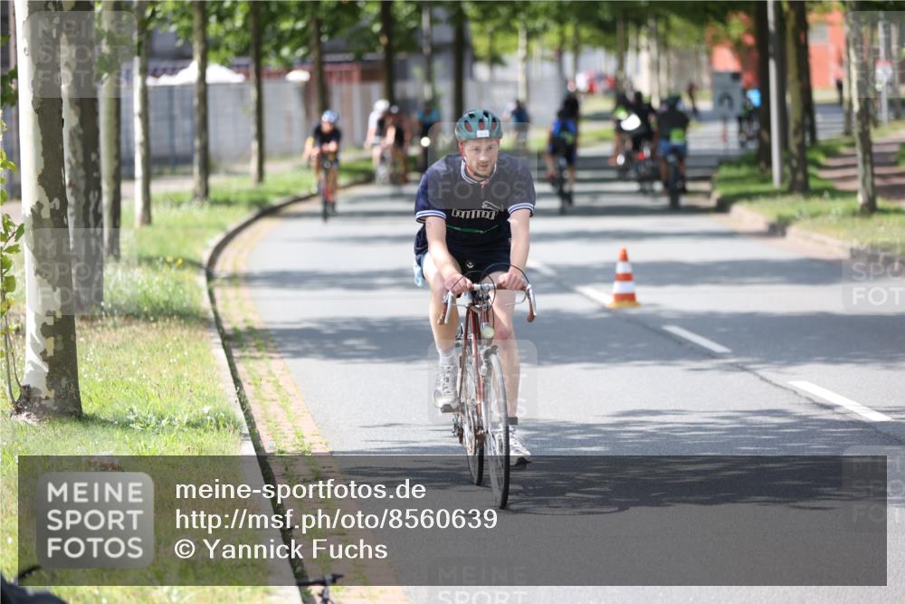 10.08.2025 - GEWOBA Citytriathlon Bremen Yannick Fuchs http://msf.ph/oto/8560639 10.08.2025 14:20:01 Radfahren 18, 36, 130, 195, 238, 256, 257 meine-sportfotos.de