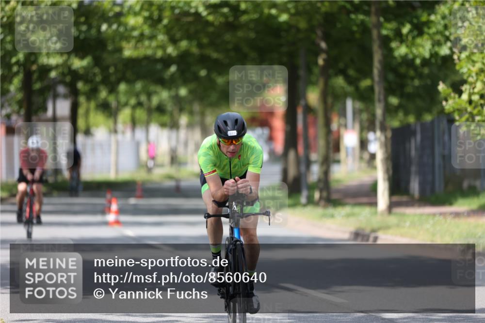 10.08.2025 - GEWOBA Citytriathlon Bremen Yannick Fuchs http://msf.ph/oto/8560640 10.08.2025 12:43:05 Radfahren 612, 628, 644, 677, 684, 710, 846, 871, 889, 945 meine-sportfotos.de