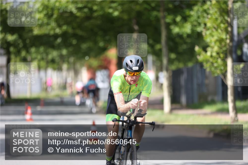 10.08.2025 - GEWOBA Citytriathlon Bremen Yannick Fuchs http://msf.ph/oto/8560645 10.08.2025 12:43:05 Radfahren 612, 628, 644, 677, 684, 710, 846, 871, 889, 945 meine-sportfotos.de