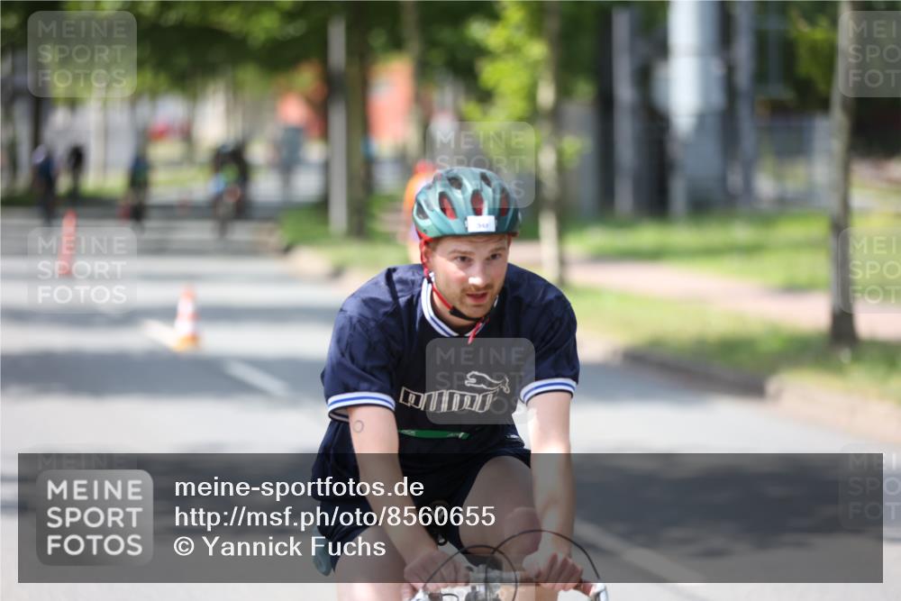 10.08.2025 - GEWOBA Citytriathlon Bremen Yannick Fuchs http://msf.ph/oto/8560655 10.08.2025 14:20:02 Radfahren 18, 36, 130, 195, 238, 256, 257 meine-sportfotos.de