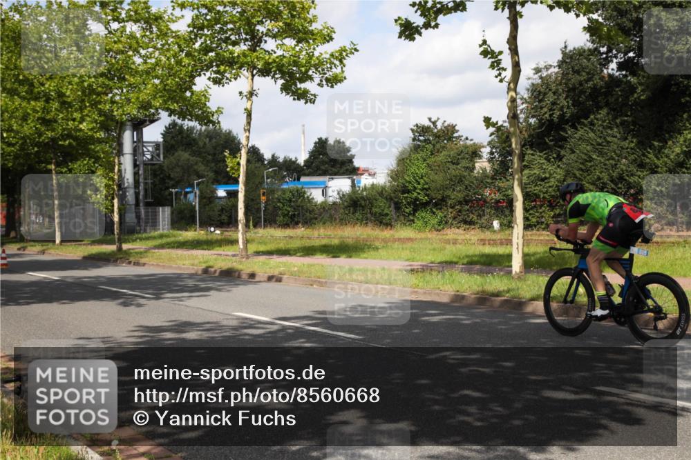 10.08.2025 - GEWOBA Citytriathlon Bremen Yannick Fuchs http://msf.ph/oto/8560668 10.08.2025 12:09:39 Radfahren 611, 633, 674, 697, 703, 814, 849 meine-sportfotos.de