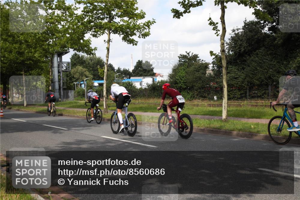10.08.2025 - GEWOBA Citytriathlon Bremen Yannick Fuchs http://msf.ph/oto/8560686 10.08.2025 12:09:44 Radfahren 586, 674, 688, 697, 703, 732, 830, 849 meine-sportfotos.de