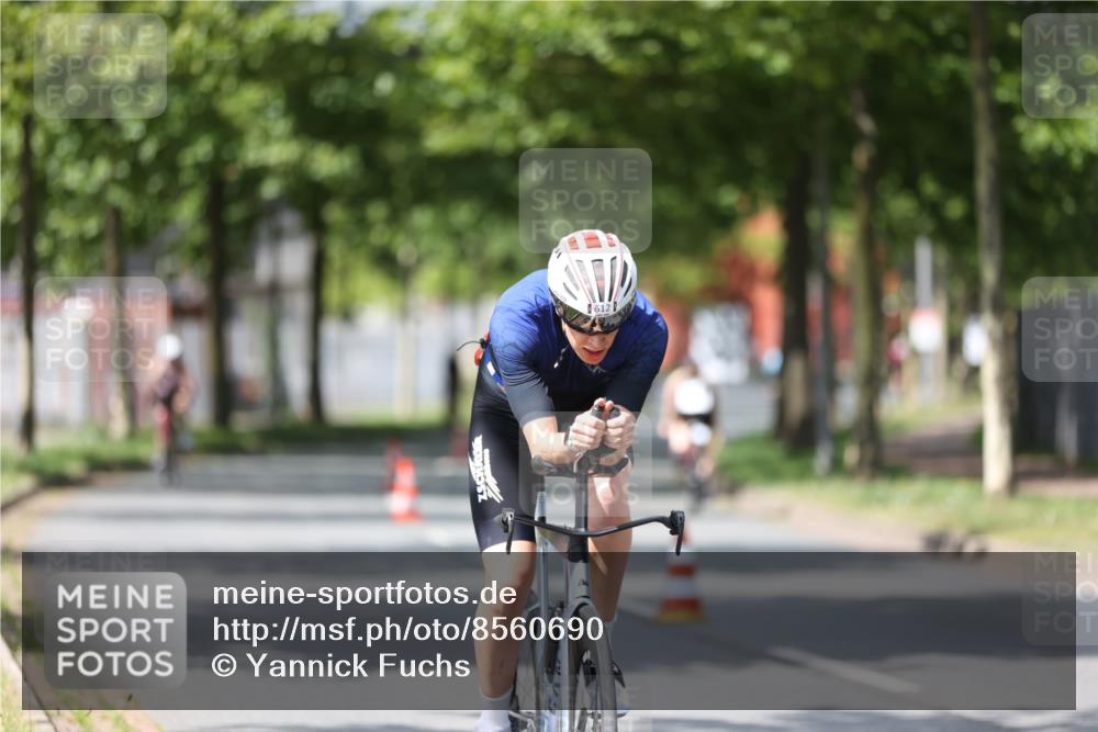 10.08.2025 - GEWOBA Citytriathlon Bremen Yannick Fuchs http://msf.ph/oto/8560690 10.08.2025 12:43:11 Radfahren 612, 628, 677, 684, 710, 871, 885, 889, 945, 964, 1038 meine-sportfotos.de
