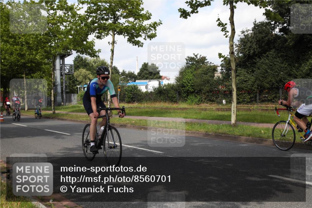 10.08.2025 - GEWOBA Citytriathlon Bremen Yannick Fuchs http://msf.ph/oto/8560701 10.08.2025 12:09:47 Radfahren 586, 628, 674, 688, 697, 703, 732, 830, 849 meine-sportfotos.de