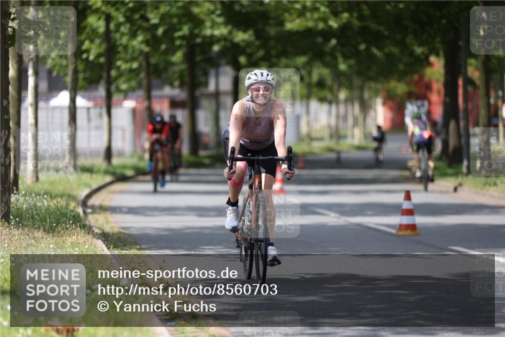 10.08.2025 - GEWOBA Citytriathlon Bremen Yannick Fuchs http://msf.ph/oto/8560703 10.08.2025 12:43:15 Radfahren 612, 646, 677, 885, 889, 945, 964, 1038 meine-sportfotos.de