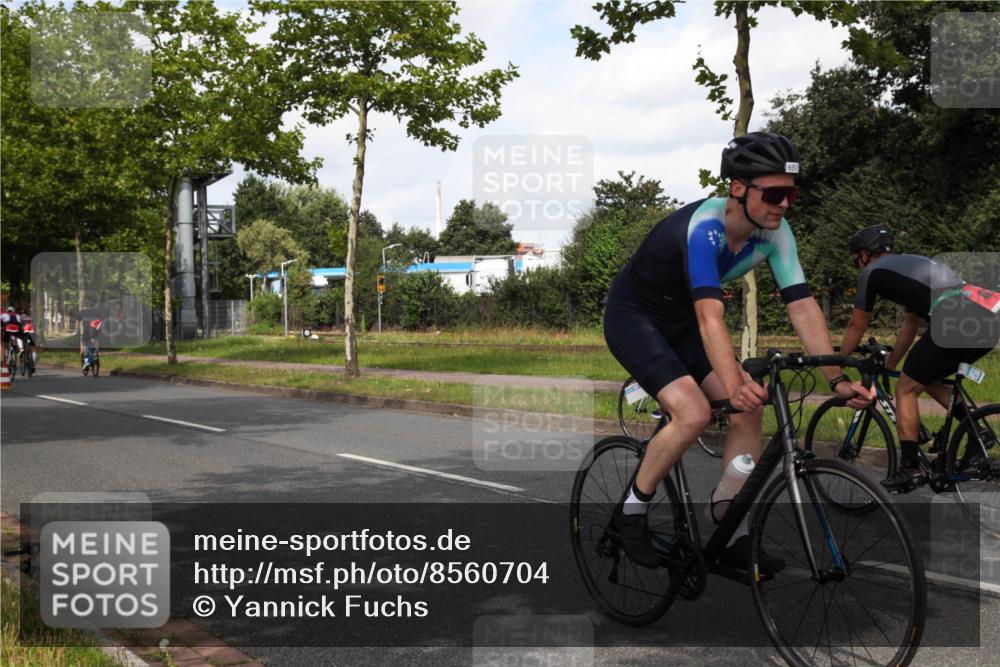 10.08.2025 - GEWOBA Citytriathlon Bremen Yannick Fuchs http://msf.ph/oto/8560704 10.08.2025 12:09:47 Radfahren 586, 628, 674, 688, 697, 703, 732, 830, 849 meine-sportfotos.de