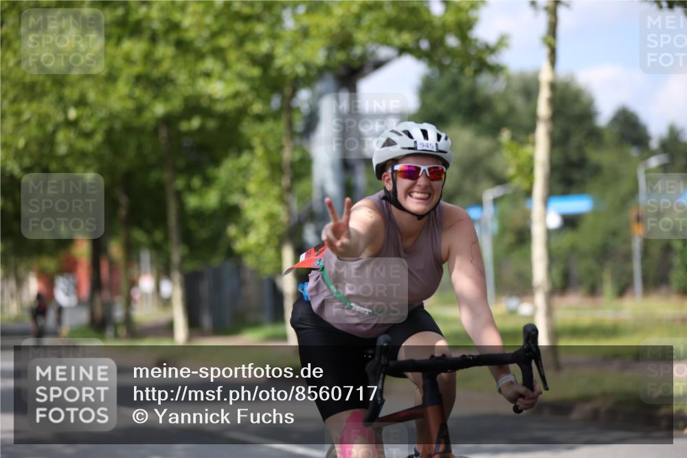 10.08.2025 - GEWOBA Citytriathlon Bremen Yannick Fuchs http://msf.ph/oto/8560717 10.08.2025 12:43:17 Radfahren 612, 646, 677, 885, 889, 945, 964, 1038 meine-sportfotos.de