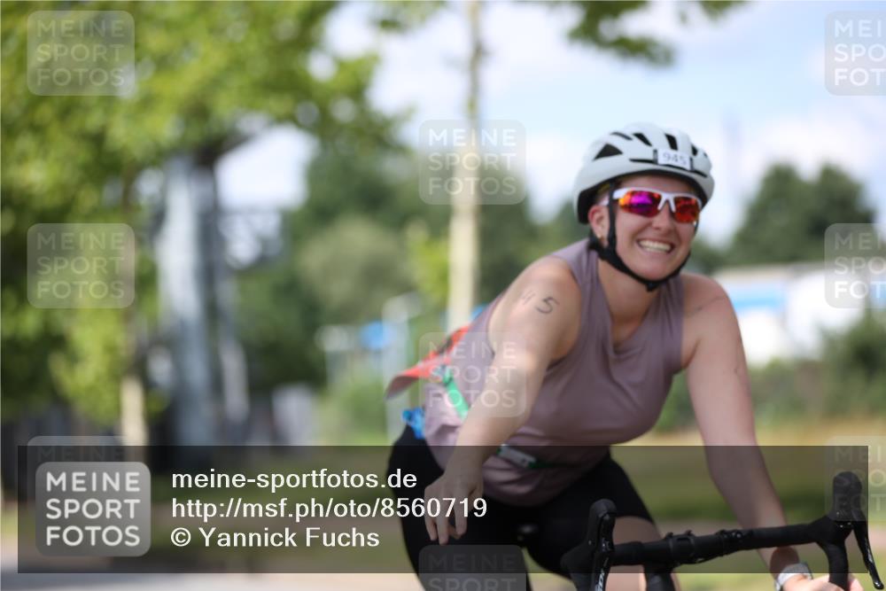 10.08.2025 - GEWOBA Citytriathlon Bremen Yannick Fuchs http://msf.ph/oto/8560719 10.08.2025 12:43:17 Radfahren 612, 646, 677, 885, 889, 945, 964, 1038 meine-sportfotos.de