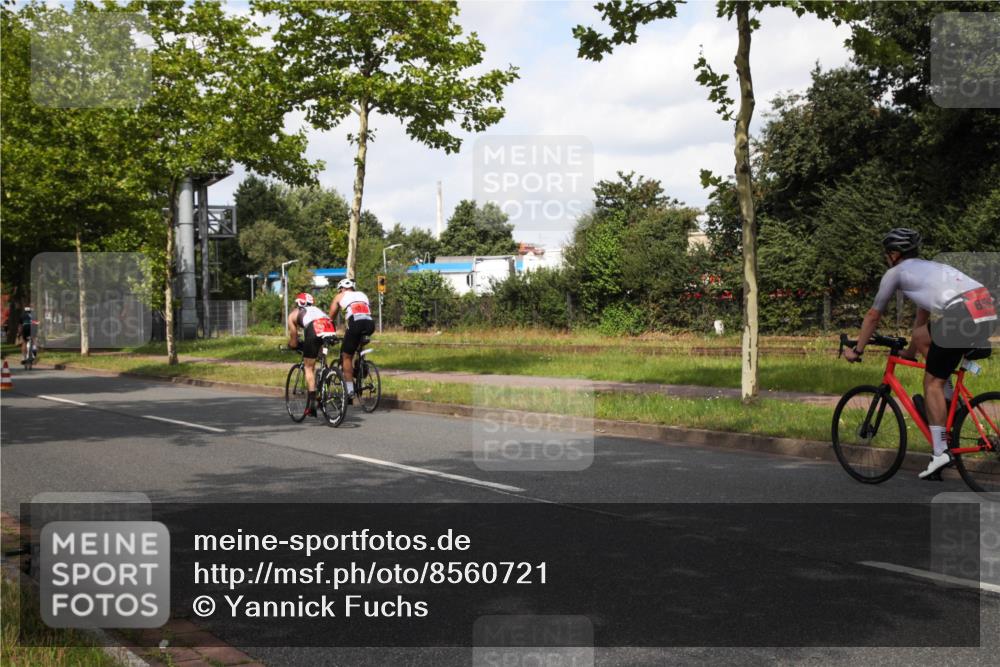 10.08.2025 - GEWOBA Citytriathlon Bremen Yannick Fuchs http://msf.ph/oto/8560721 10.08.2025 12:09:52 Radfahren 586, 607, 628, 688, 697, 703, 732, 830, 849 meine-sportfotos.de