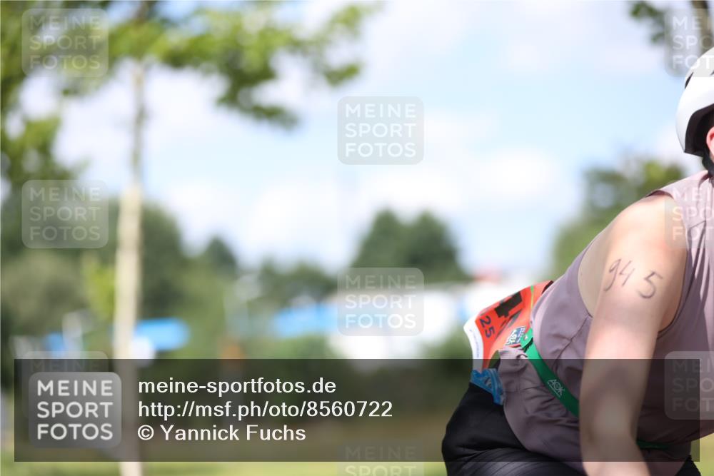 10.08.2025 - GEWOBA Citytriathlon Bremen Yannick Fuchs http://msf.ph/oto/8560722 10.08.2025 12:43:17 Radfahren 612, 646, 677, 885, 889, 945, 964, 1038 meine-sportfotos.de