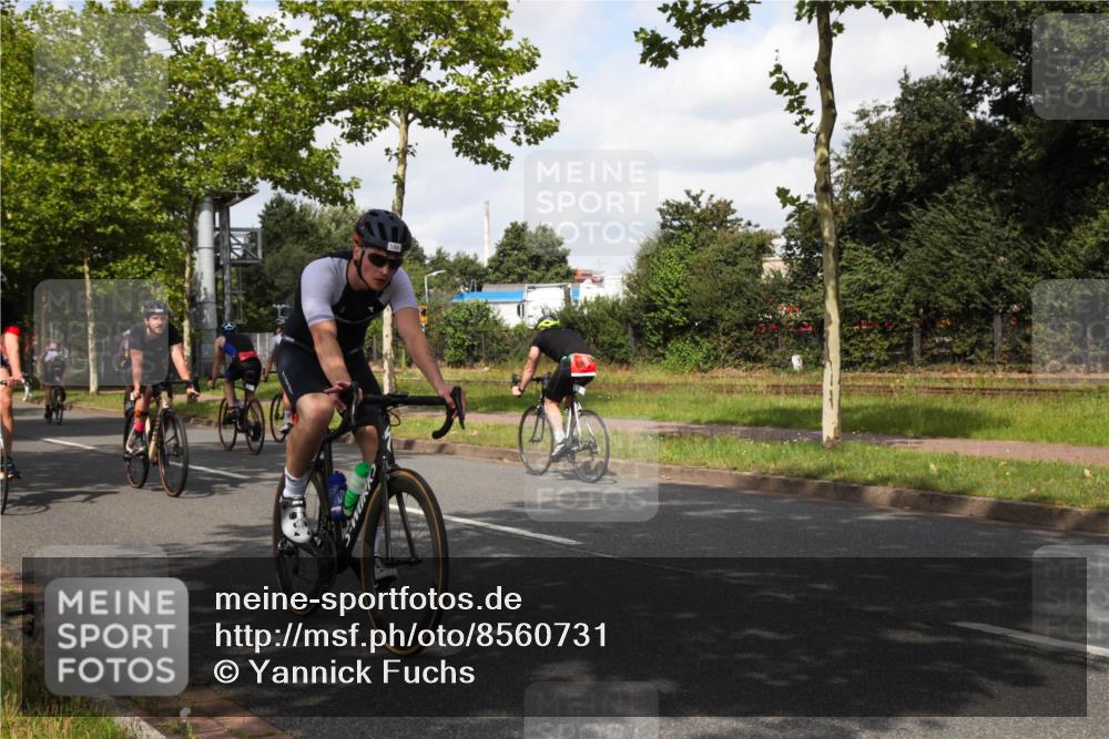 10.08.2025 - GEWOBA Citytriathlon Bremen Yannick Fuchs http://msf.ph/oto/8560731 10.08.2025 12:09:54 Radfahren 586, 607, 628, 688, 697, 703, 732, 830, 849 meine-sportfotos.de