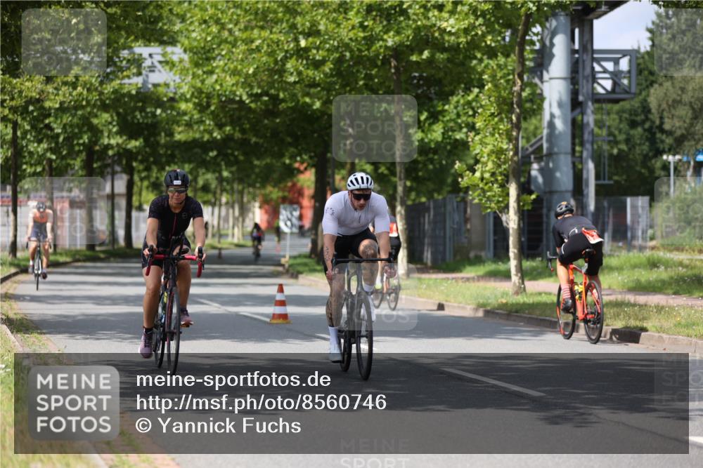 10.08.2025 - GEWOBA Citytriathlon Bremen Yannick Fuchs http://msf.ph/oto/8560746 10.08.2025 12:43:20 Radfahren 612, 646, 677, 885, 889, 945, 964, 1038 meine-sportfotos.de