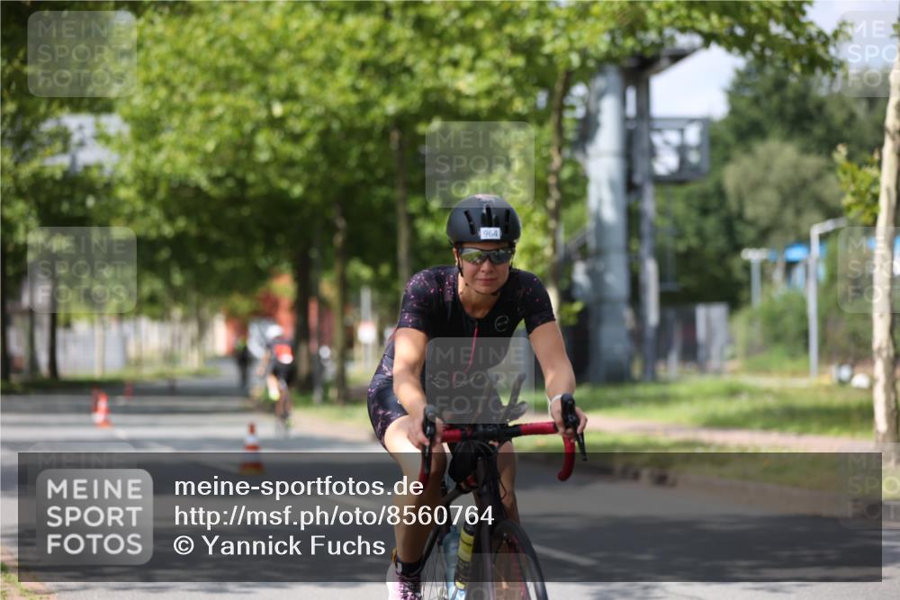 10.08.2025 - GEWOBA Citytriathlon Bremen Yannick Fuchs http://msf.ph/oto/8560764 10.08.2025 12:43:21 Radfahren 612, 646, 677, 885, 945, 964, 1038 meine-sportfotos.de