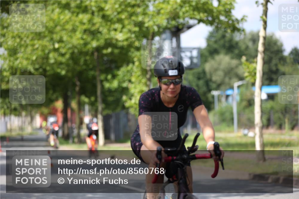 10.08.2025 - GEWOBA Citytriathlon Bremen Yannick Fuchs http://msf.ph/oto/8560768 10.08.2025 12:43:21 Radfahren 612, 646, 677, 885, 945, 964, 1038 meine-sportfotos.de