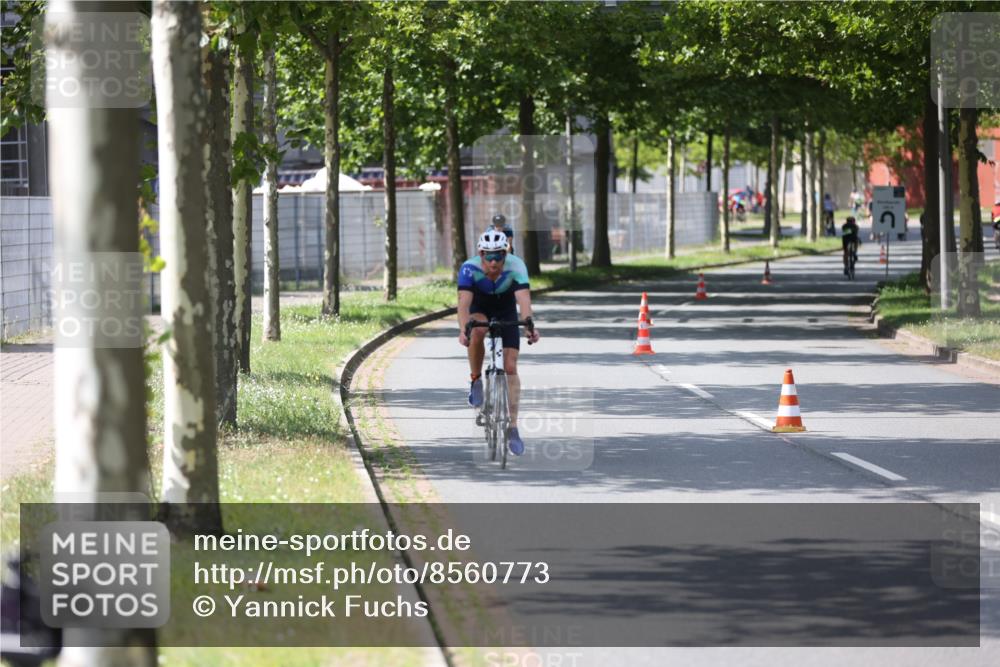 10.08.2025 - GEWOBA Citytriathlon Bremen Yannick Fuchs http://msf.ph/oto/8560773 10.08.2025 14:20:18 Radfahren 18, 29, 35, 52, 130, 197, 238, 256, 257 meine-sportfotos.de